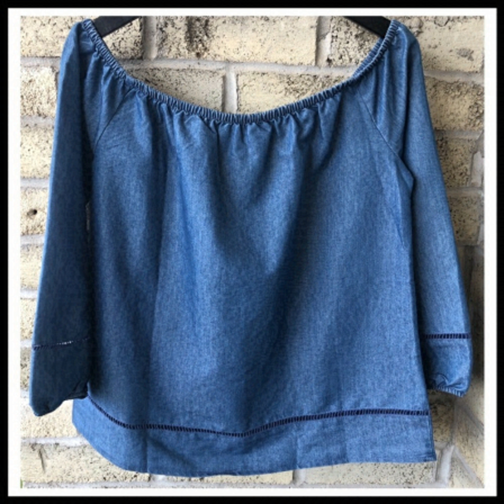 SWEET WANDERER Off-the-Shoulder Chambray Top